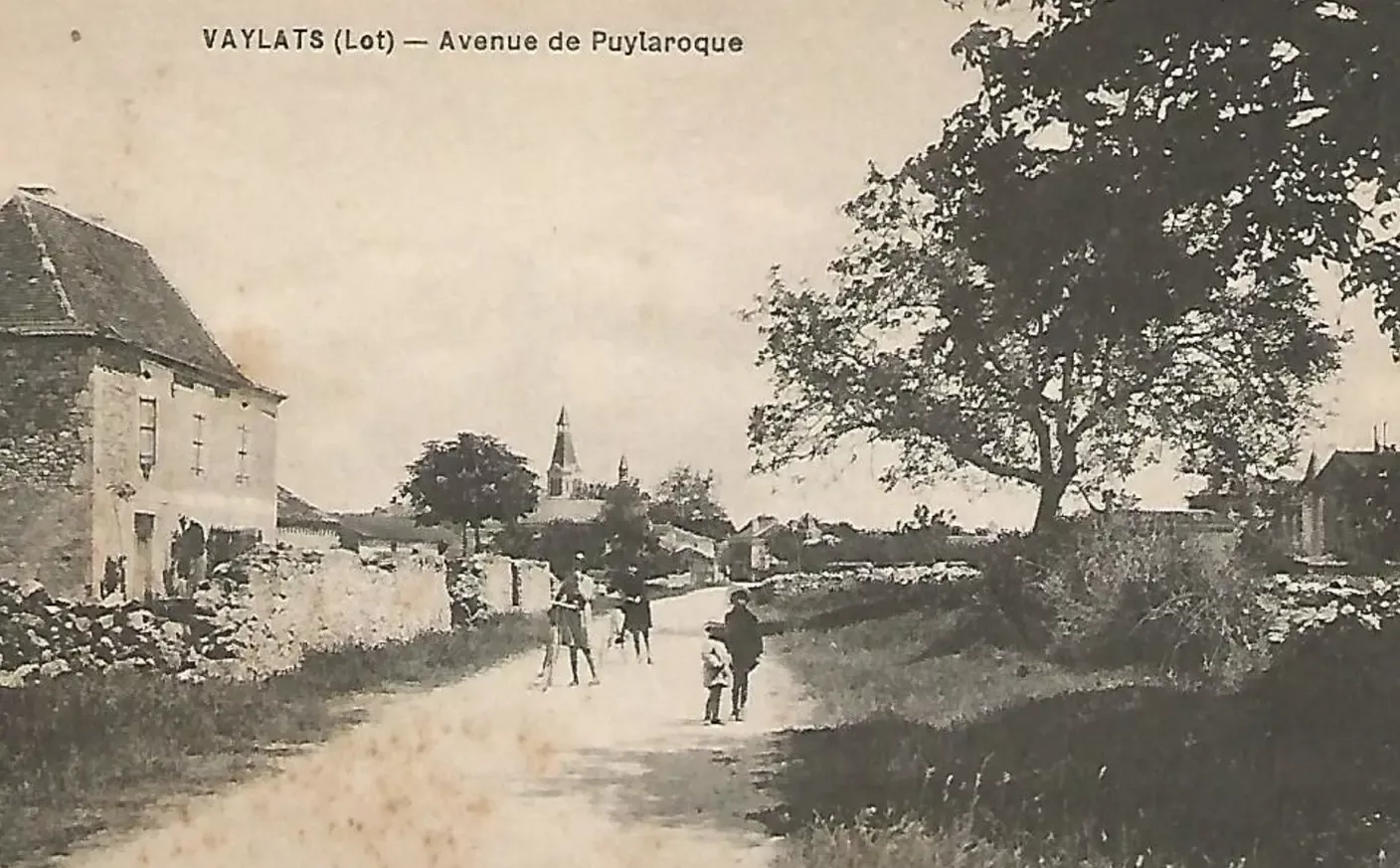 Carte postale ancienne cépia Vaylats rue de Puylaroque